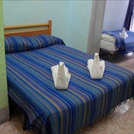 Hostal Eden Барселона Экстерьер фото