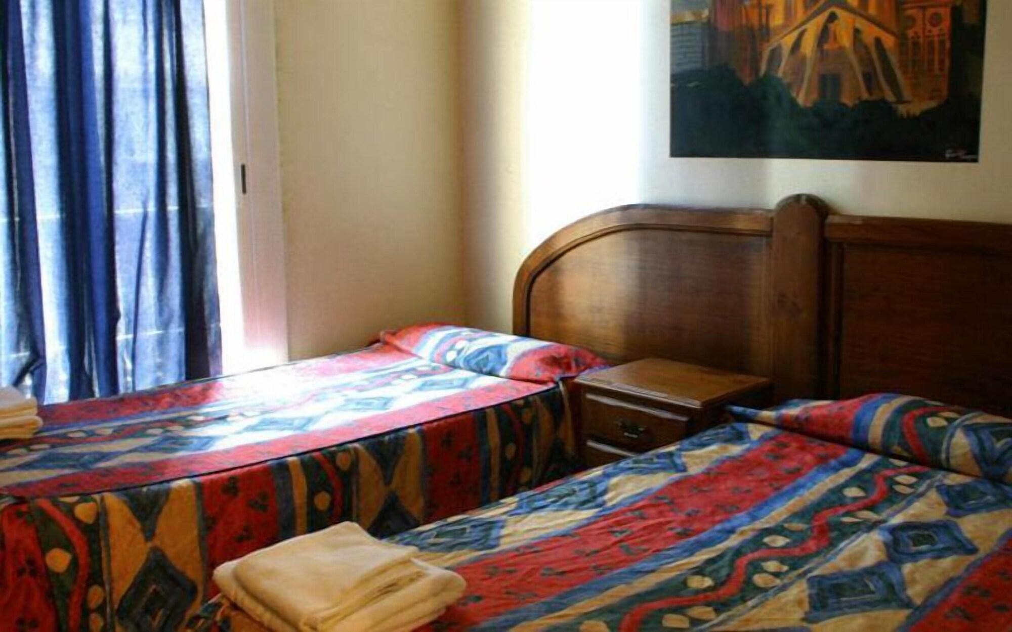 Hostal Eden Барселона Экстерьер фото