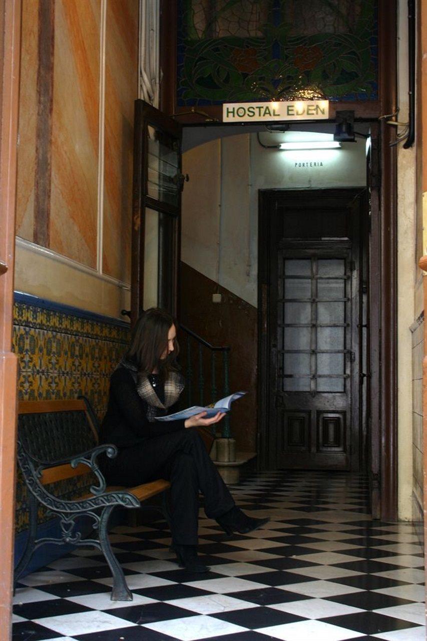 Hostal Eden Барселона Экстерьер фото
