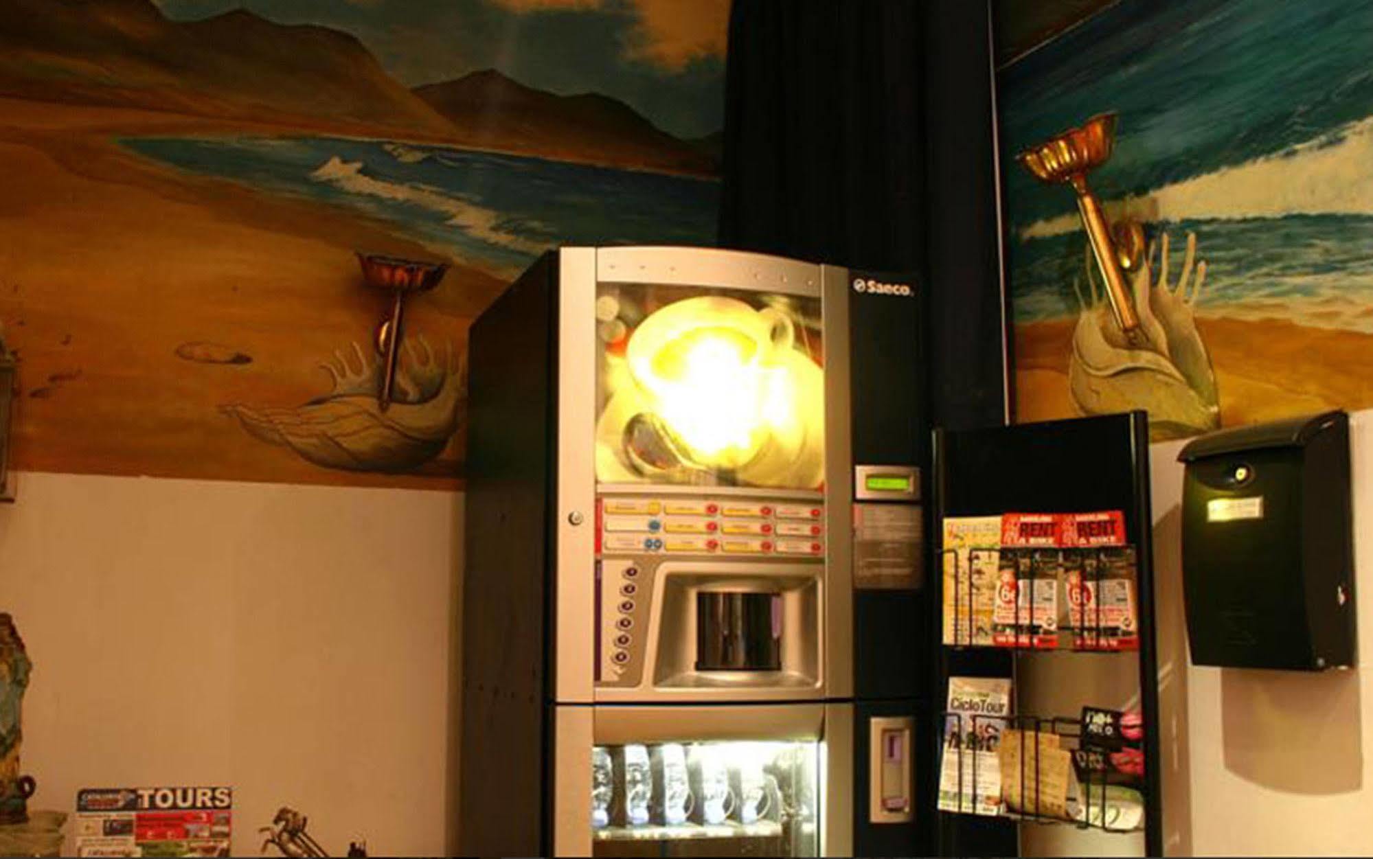 Hostal Eden Барселона Экстерьер фото