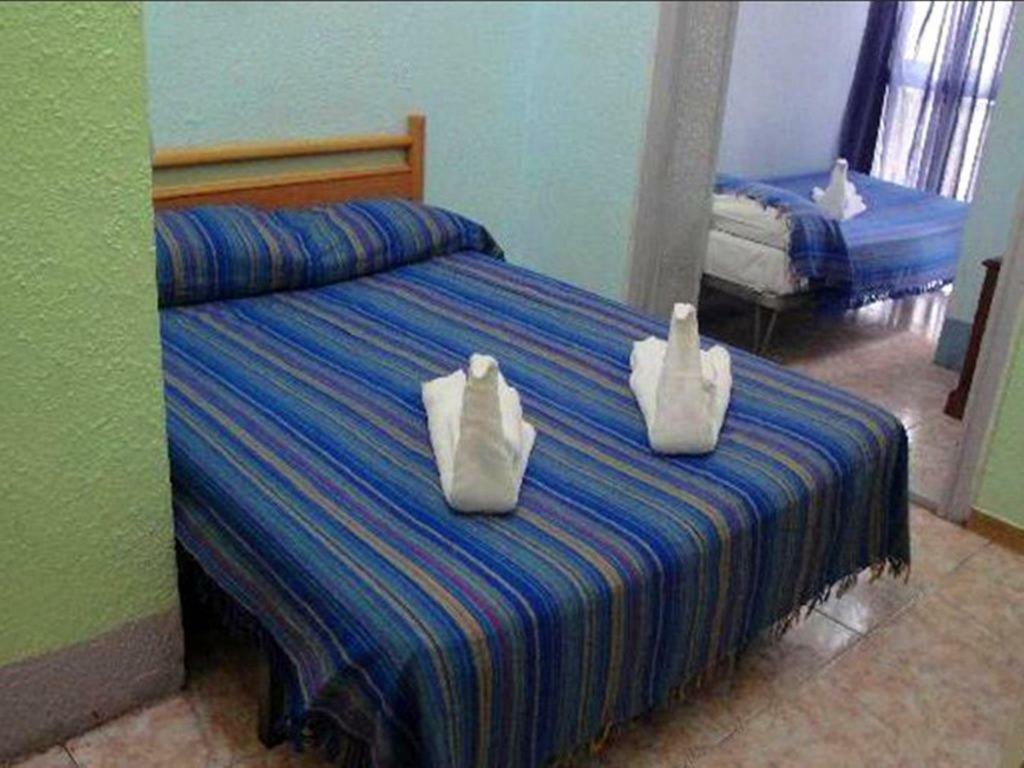 Hostal Eden Барселона Экстерьер фото